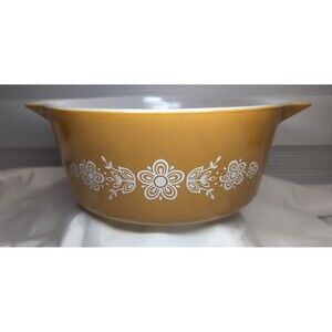 Pyrex Butterfly Gold Casserole No Lid 2 1/2 Qt 475B Good Condition As Pictured